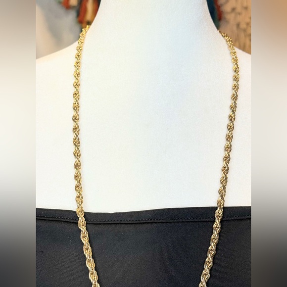 Gold Tone Rope Chain Necklace Classic Vintage Style Lobster Clasp - Picture 4 of 9